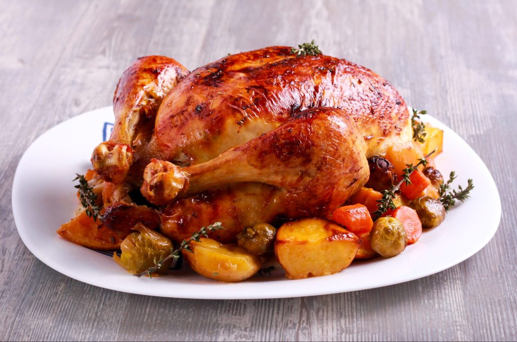 Roast,Chicken,With,Brussel,Sprouts,,Carrot,And,Potato