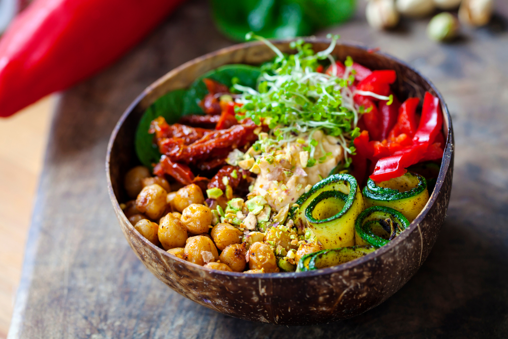 Vegan,Buddha,Bowl,With,Chickpeas,,Courgette,,Sundried,Tomatoes,And,Sprouts